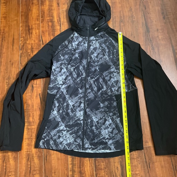 Lululemon Surge Men’s Jacket - Picture 10 of 11
